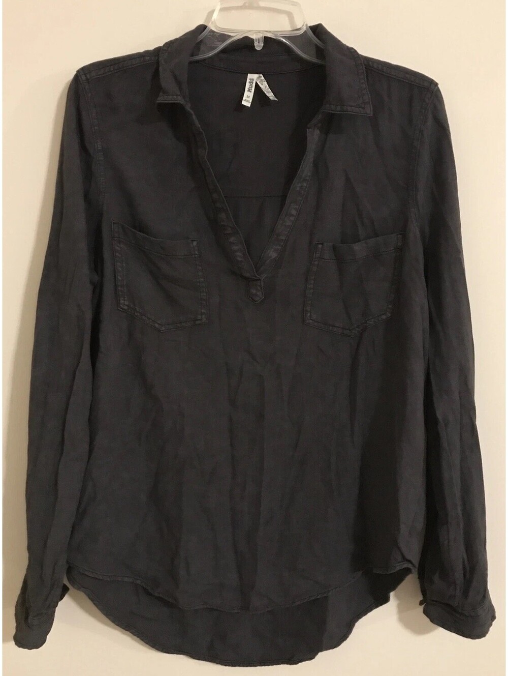 Mudd Womens Medium Black Distressed Long Sleeved Pullover Blouse M202